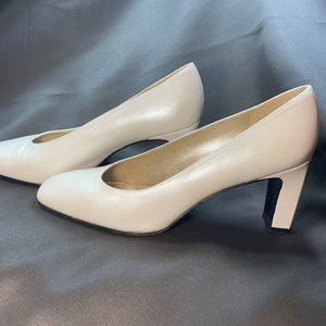 Vintage Stuart Weitzman Cana Bone Lustre 3 inch Heels with Box - Size 9.5